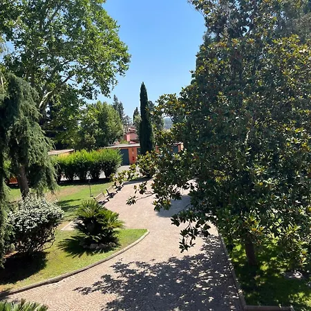 Hero's Garden Relais מלון דירות